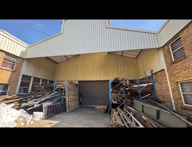 765M² WAREHOUSE TO LET IN KRAMERVILLE